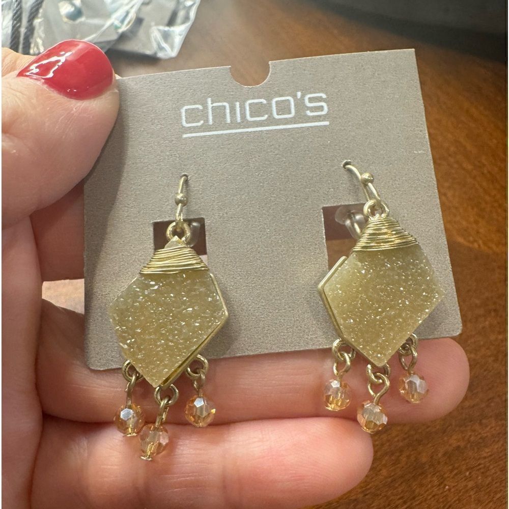 NWT Chicos Gold Tone Earrings $10 Closet Minimum Purchase